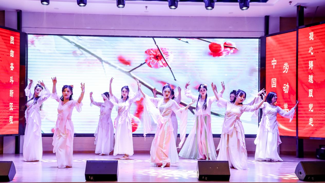 /Users/libainan/Desktop/“中国梦·劳动美——凝心铸魂跟党走 团结奋斗新征程”职工文艺汇演佐证材料/图片/528A8769.jpg528A8769